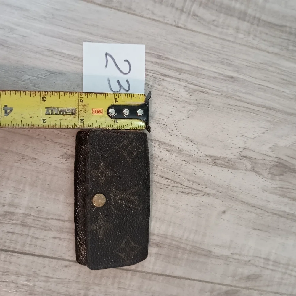 Louis Vuitton Key Case Monogram Multicle 4